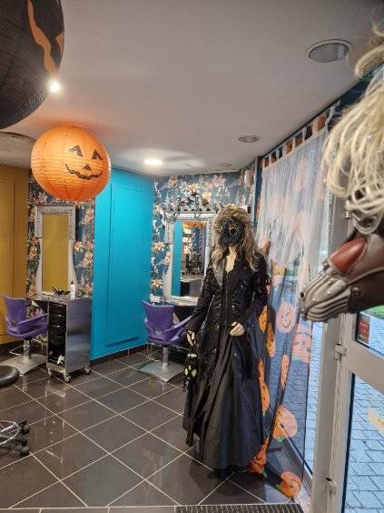 salon-coupdetete-decoration