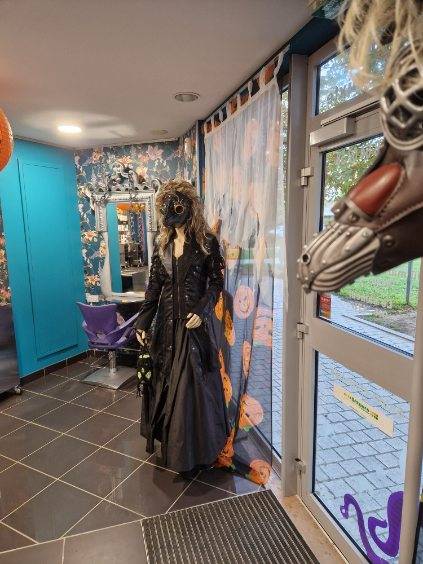 salon-coupdetete-deco